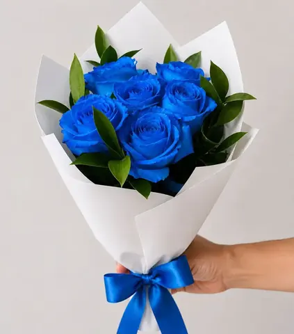 Buquê de 6 rosas azuis colombianas em Itaquaquecetuba